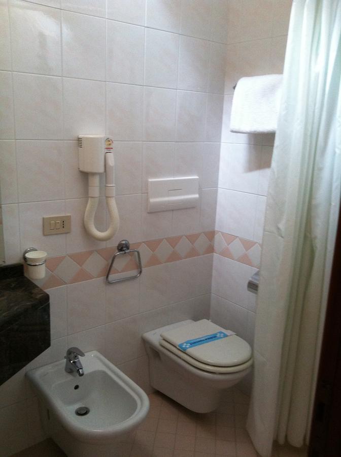 Residence Moresco Lido di Jesolo Eksteriør billede