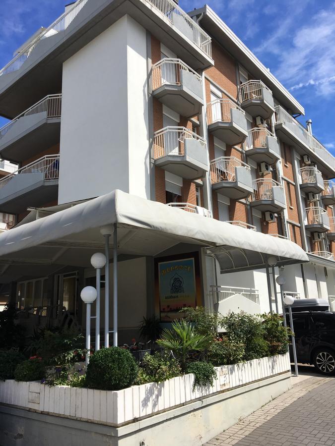 Residence Moresco Lido di Jesolo Eksteriør billede
