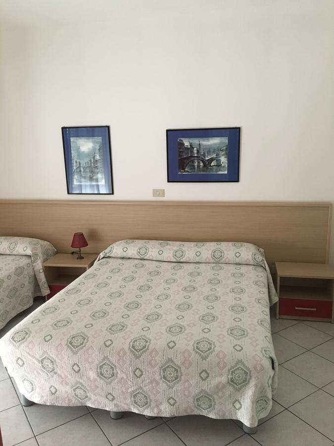 Residence Moresco Lido di Jesolo Eksteriør billede