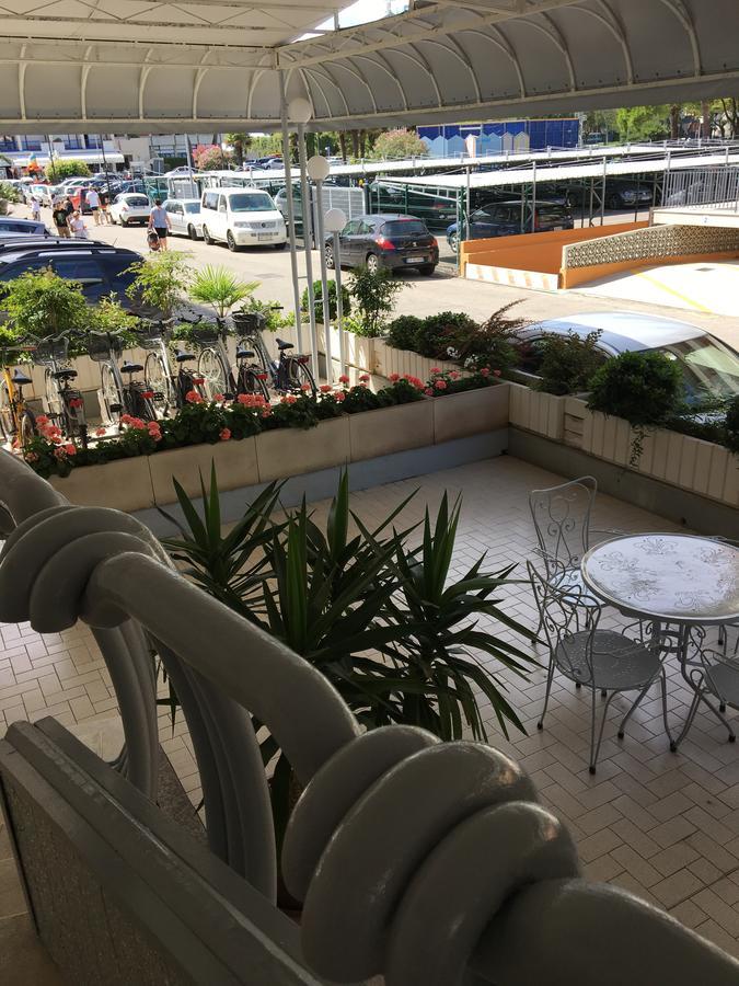Residence Moresco Lido di Jesolo Eksteriør billede