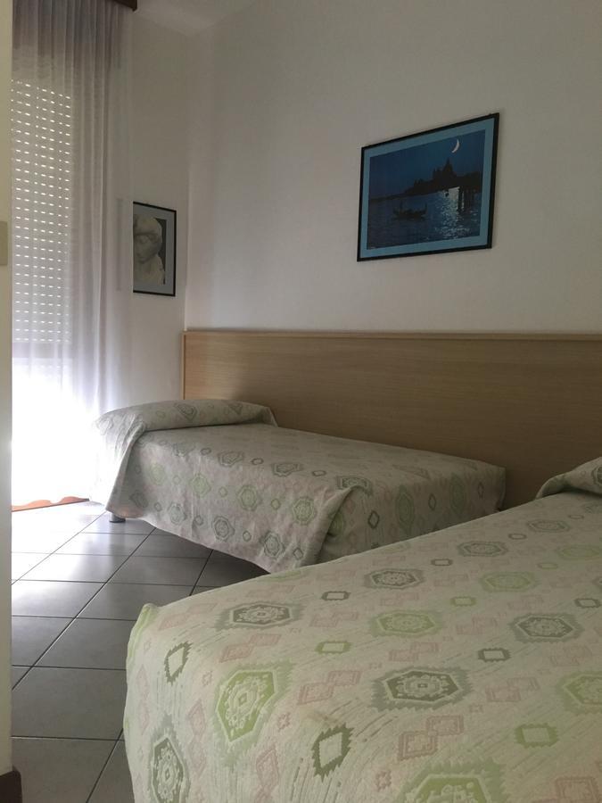Residence Moresco Lido di Jesolo Eksteriør billede